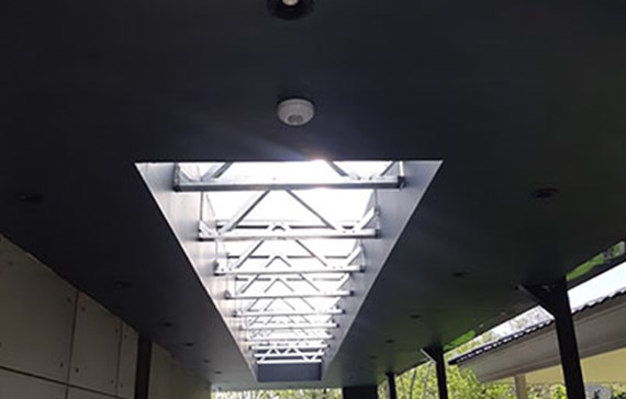 نمای ویلا با سمنت برد و بتن اکسپوز