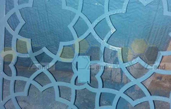 سمنت برد با طرح اسلیمی در ساختمان