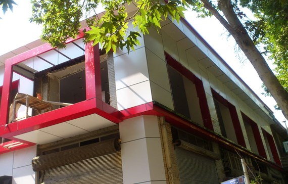 بازسازی نمای فروشگاه با استفاده از کامپوزیت