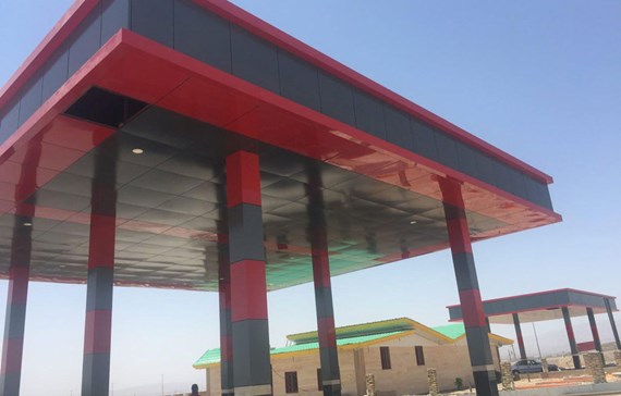 ورق کامپوزیت در نمای پمپ بنزین جاده تهران ساوه