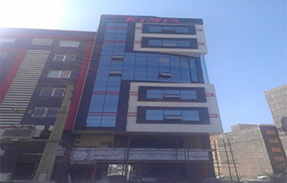 نمای سمنت برد و شیشه فریم لس در مجتمع کیمیا